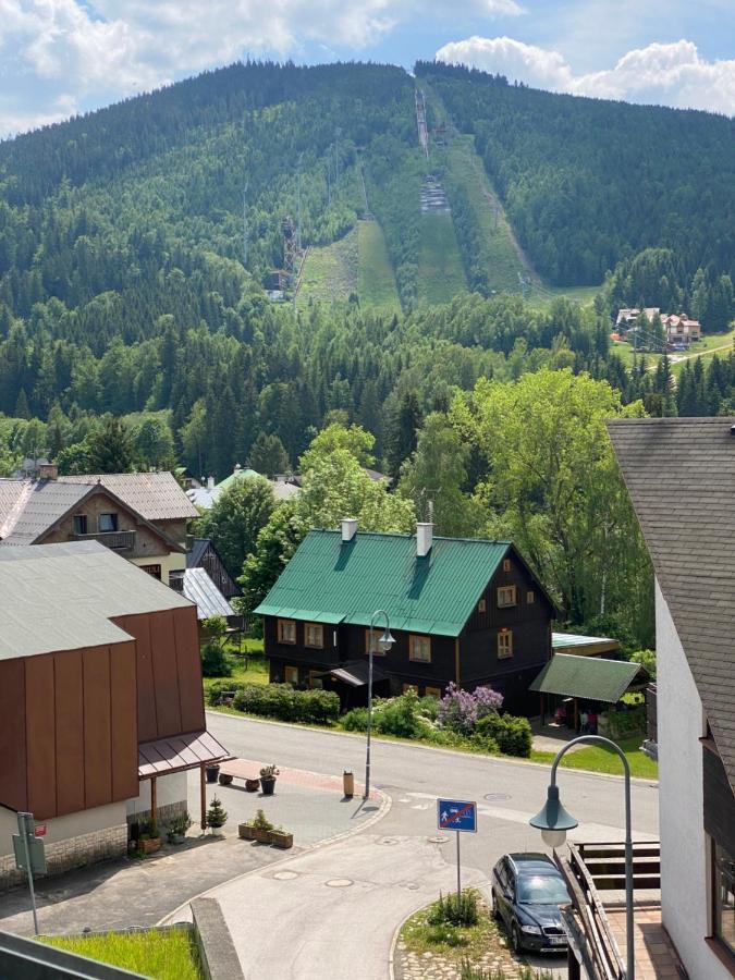 Luxusni Apartman U Sjezdovek S Garazi ハルラホフ エクステリア 写真